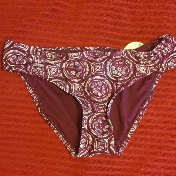 Swimsuit - Picture 3 of 4